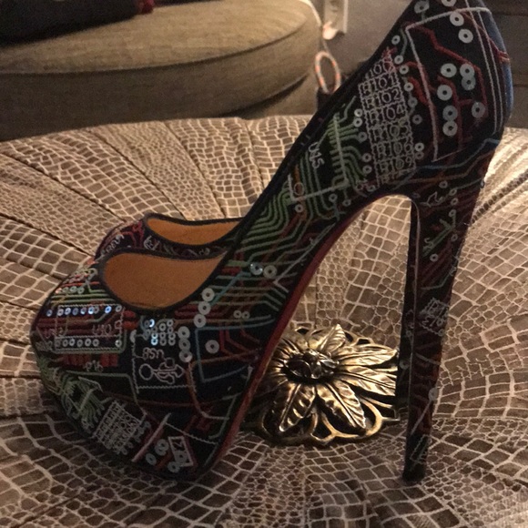 Christian Louboutin Peep Geek Platforms - Picture 4 of 8